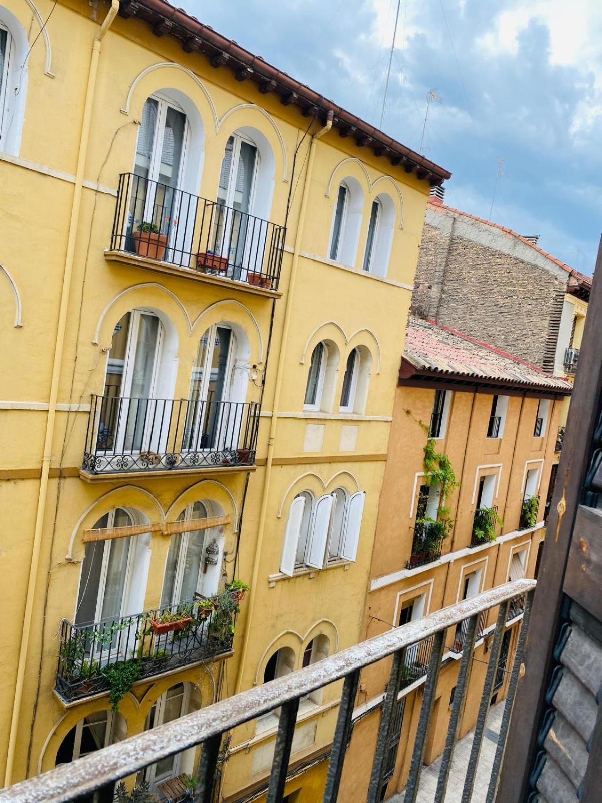 Apartamentos Zaragoza Coso Eksteriør bilde