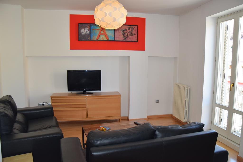 Apartamentos Zaragoza Coso Eksteriør bilde